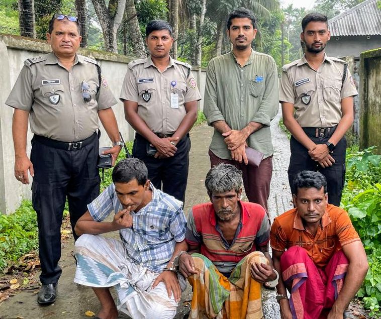পুঠিয়ার বিভিন্ন এলাকায় মাদকের বিরুদ্ধে মোবাইল কোর্ট পরিচালনা, ৩ জনকে কারাদণ্ড ও অর্থদণ্ড প্রদান